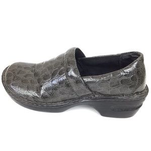 Born b.o.c. Peggy Crocodile Comfort Clogs size 8